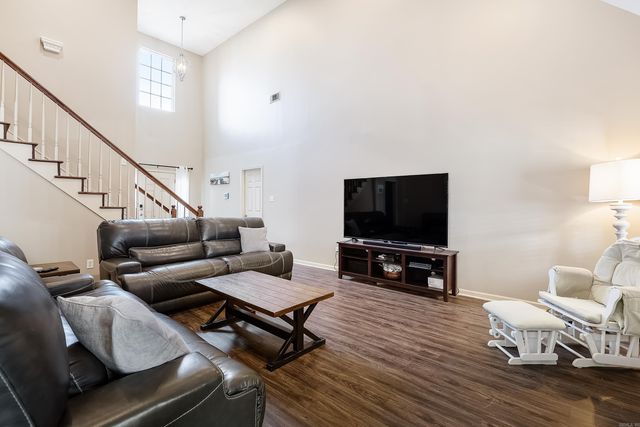 6520 W Caribbean Drive, Benton, AR 72019