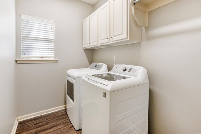 6520 W Caribbean Drive, Benton, AR 72019