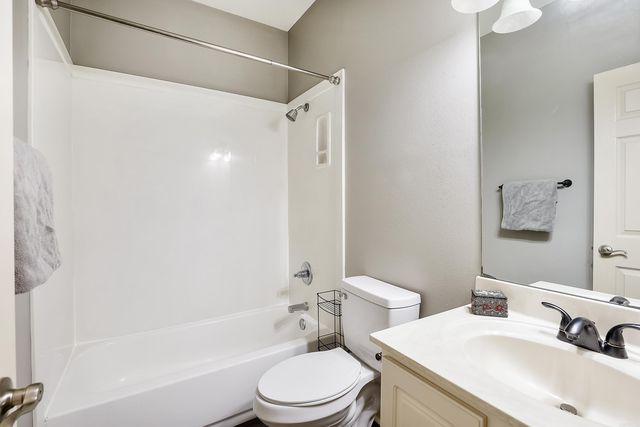 6520 W Caribbean Drive, Benton, AR 72019