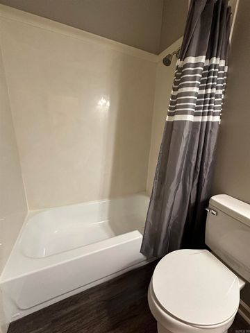 6520 W Caribbean Drive, Benton, AR 72019