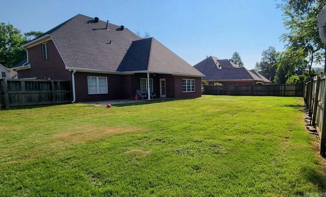 6520 W Caribbean Drive, Benton, AR 72019