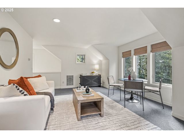 810 Nw BRADY Rd, Camas, WA 98607