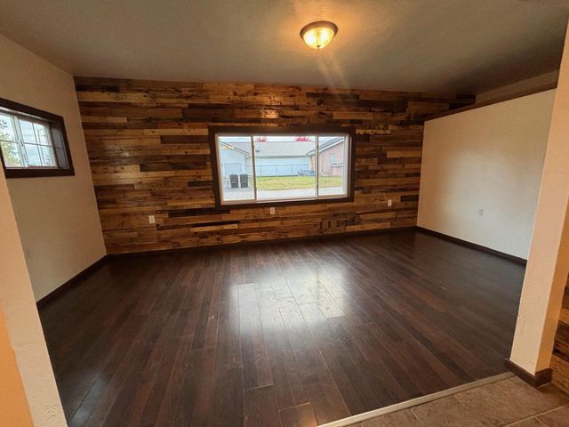 810 8TH ALY, Crivitz, WI 54114