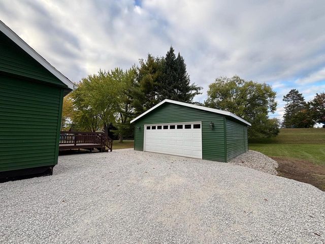 810 8TH ALY, Crivitz, WI 54114