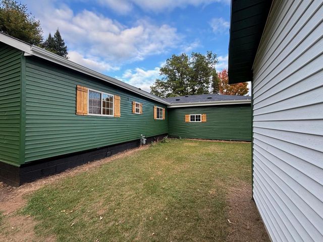 810 8TH ALY, Crivitz, WI 54114