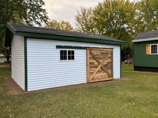 810 8TH ALY, Crivitz, WI 54114