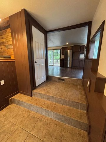 810 8TH ALY, Crivitz, WI 54114