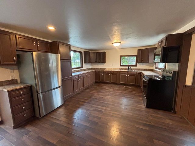 810 8TH ALY, Crivitz, WI 54114