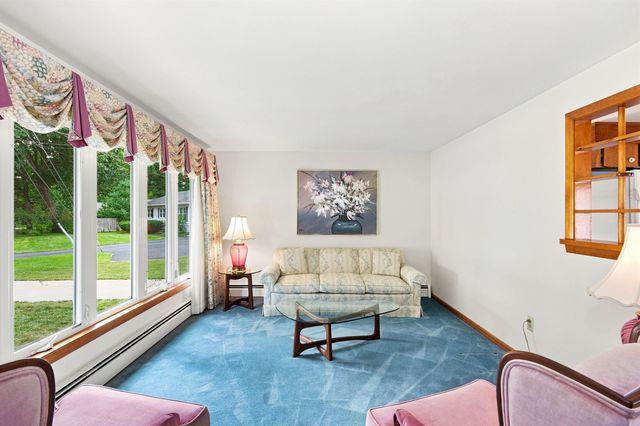 6 Galway Road, Nashua, NH 03062