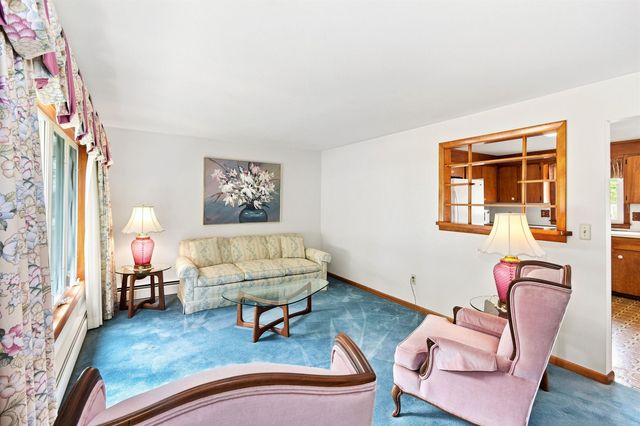 6 Galway Road, Nashua, NH 03062