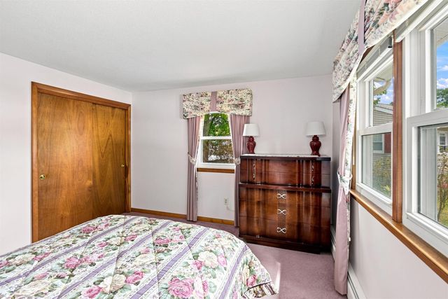 6 Galway Road, Nashua, NH 03062