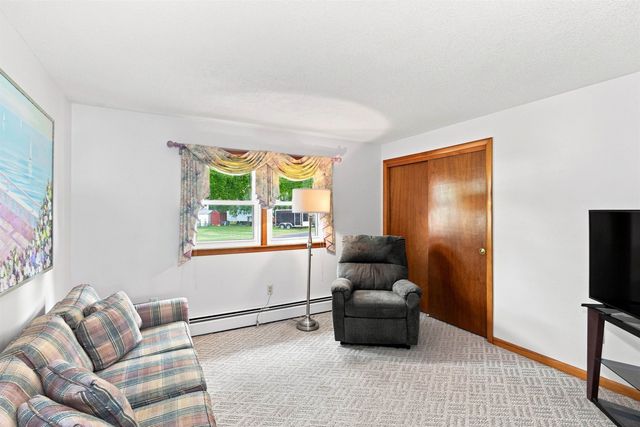 6 Galway Road, Nashua, NH 03062