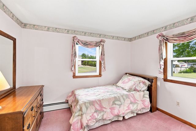 6 Galway Road, Nashua, NH 03062