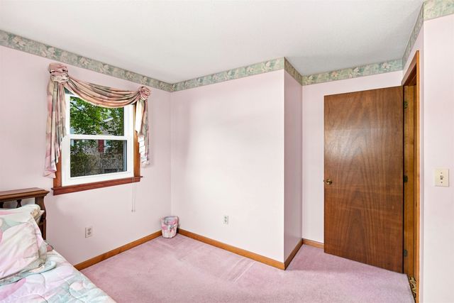6 Galway Road, Nashua, NH 03062