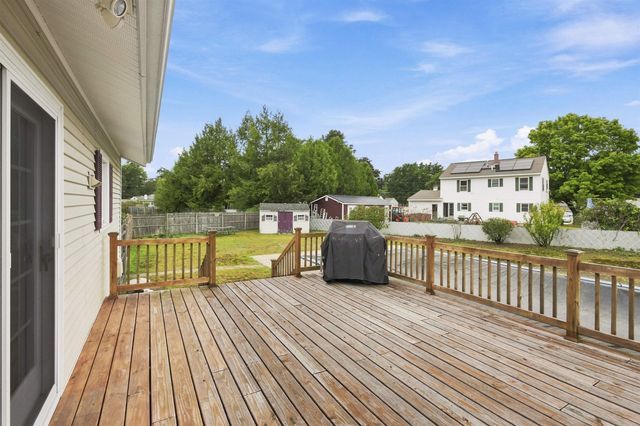 6 Galway Road, Nashua, NH 03062