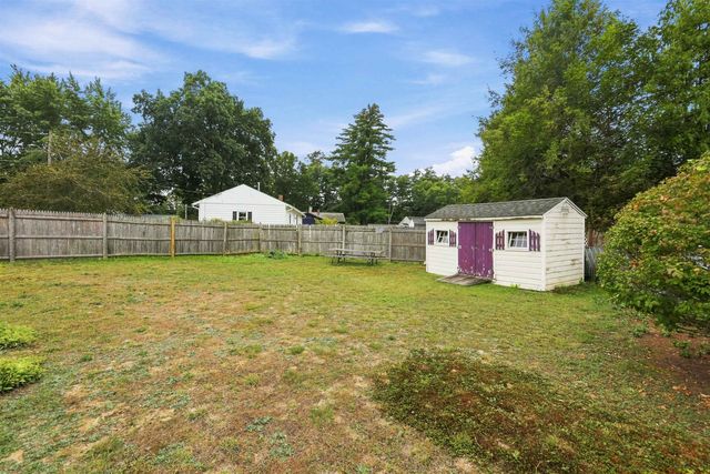 6 Galway Road, Nashua, NH 03062