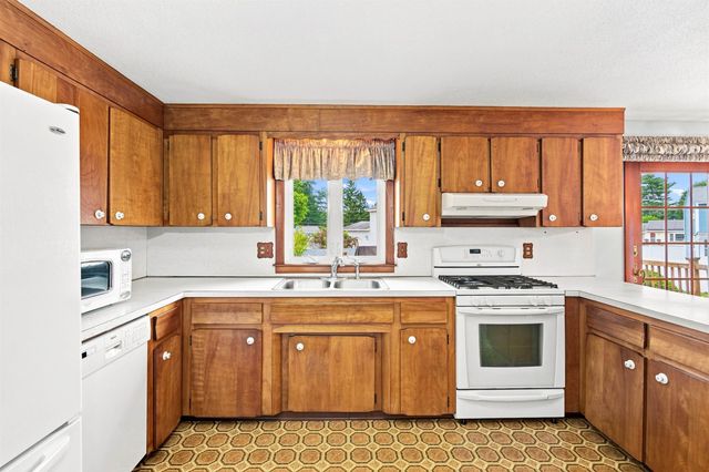 6 Galway Road, Nashua, NH 03062