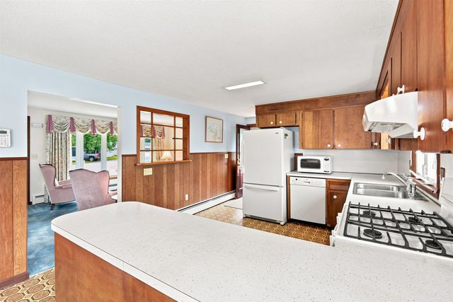 6 Galway Road, Nashua, NH 03062
