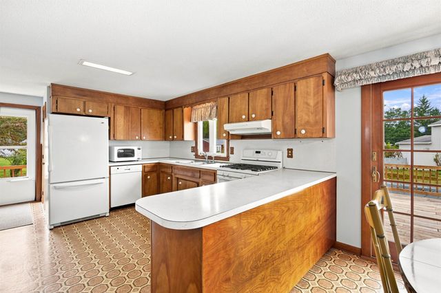 6 Galway Road, Nashua, NH 03062