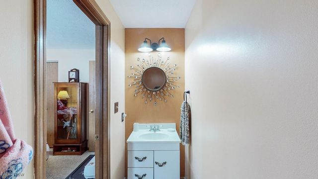 11789 Mills Road, Garrettsville, OH 44231