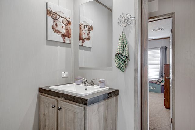 334 Lake Whitney Drive, Whitney, TX 76692