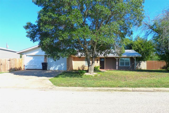 111 Bruce, Brady, TX 76825