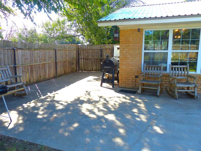 111 Bruce, Brady, TX 76825