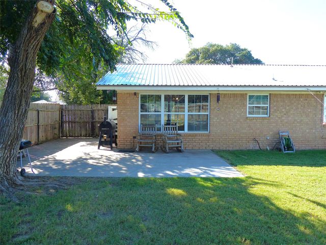 111 Bruce, Brady, TX 76825