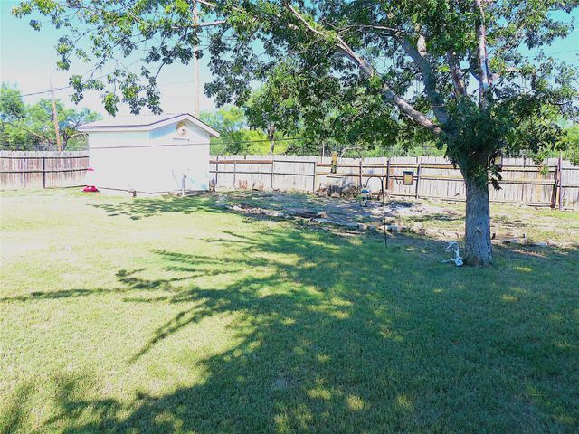 111 Bruce, Brady, TX 76825