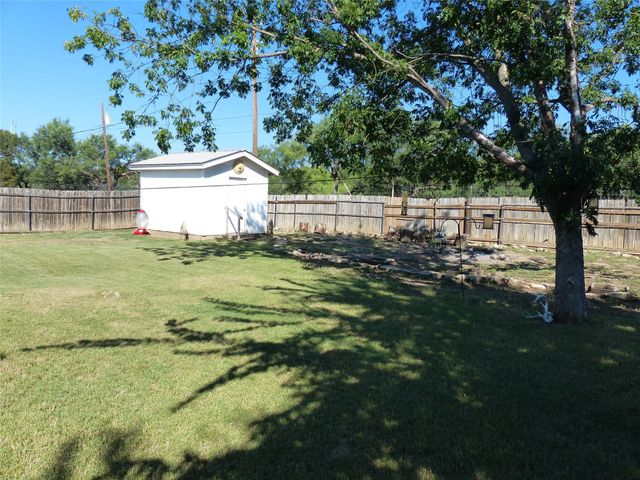 111 Bruce, Brady, TX 76825