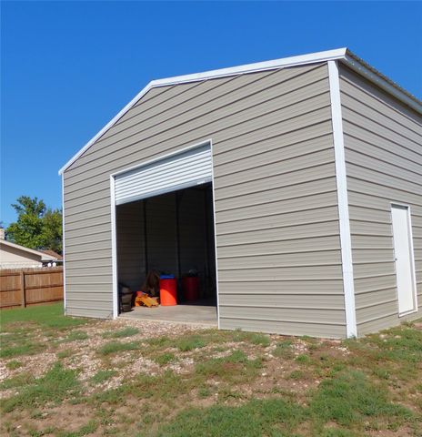 111 Bruce, Brady, TX 76825