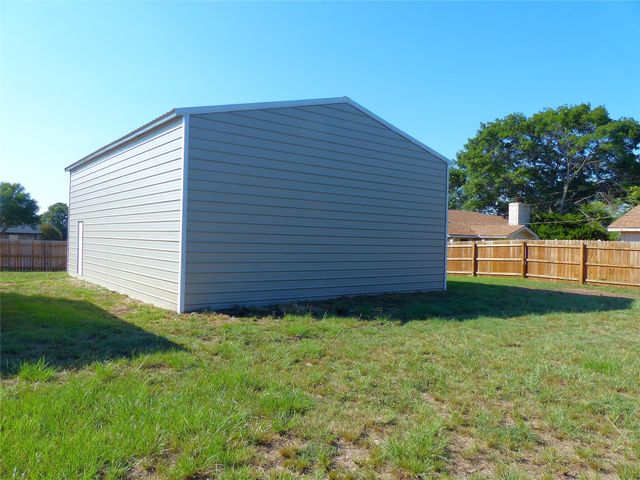 111 Bruce, Brady, TX 76825