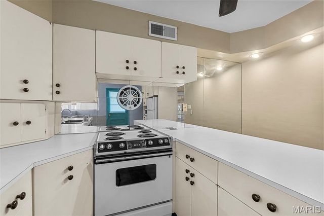 605 W Washington Street, Kennett, MO 63857