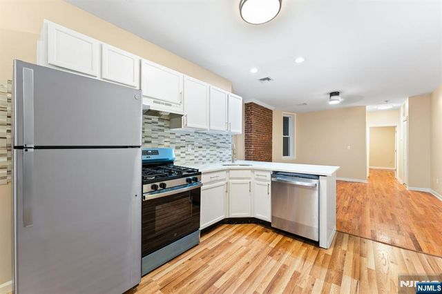378 Baldwin Avenue 1L, Jersey City, NJ 07306