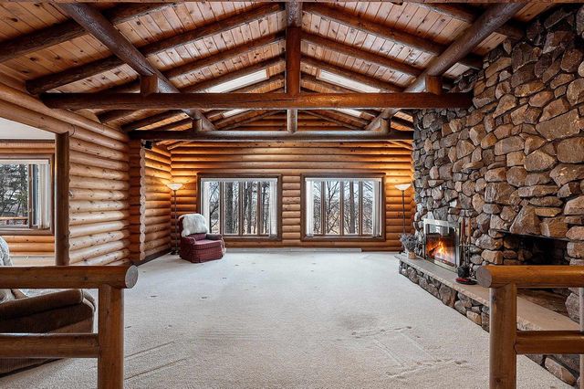 11 BREYERWOOD COURT, Hortonville, WI 54944