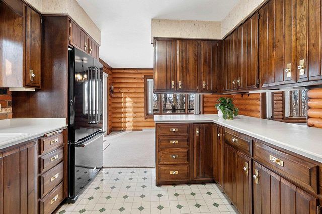 11 BREYERWOOD COURT, Hortonville, WI 54944