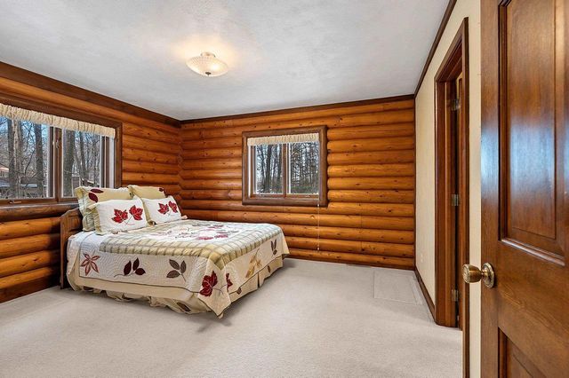 11 BREYERWOOD COURT, Hortonville, WI 54944