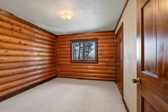 11 BREYERWOOD COURT, Hortonville, WI 54944