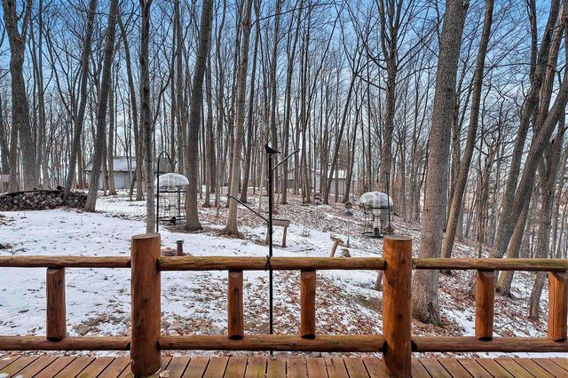 11 BREYERWOOD COURT, Hortonville, WI 54944