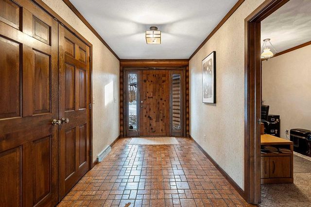 11 BREYERWOOD COURT, Hortonville, WI 54944