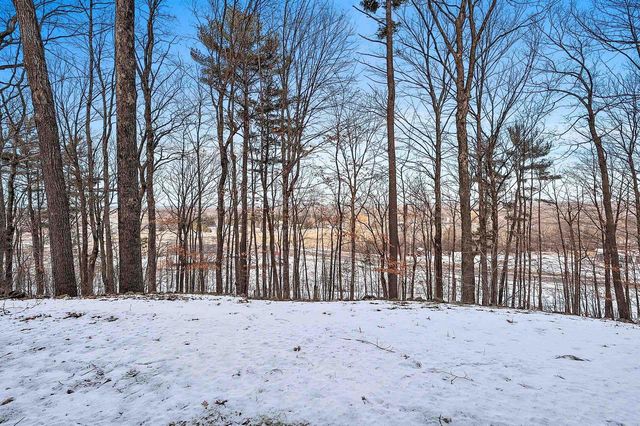 11 BREYERWOOD COURT, Hortonville, WI 54944