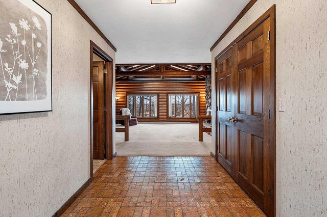 11 BREYERWOOD COURT, Hortonville, WI 54944