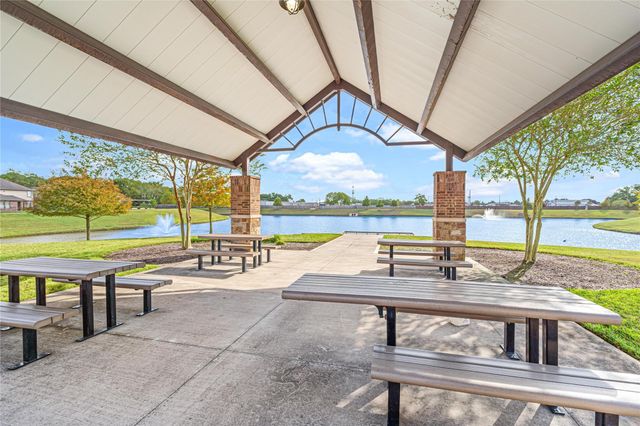 2505 Kaman Lane, Pearland, TX 77581