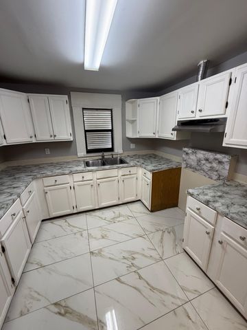 5163 Club Rd, West Palm Beach, FL 33415