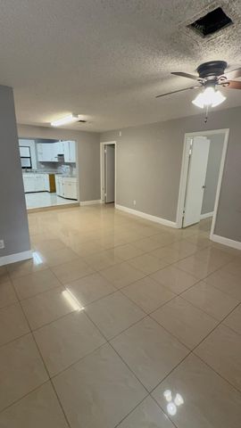 5163 Club Rd, West Palm Beach, FL 33415