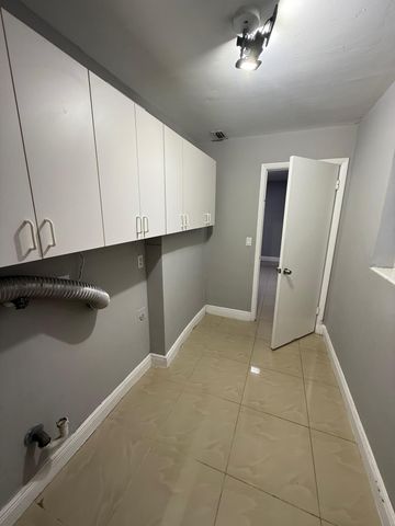 5163 Club Rd, West Palm Beach, FL 33415