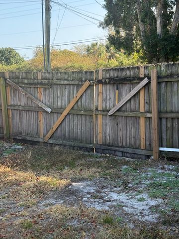 5163 Club Rd, West Palm Beach, FL 33415