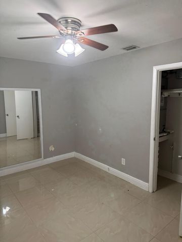 5163 Club Rd, West Palm Beach, FL 33415