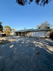 5163 Club Rd, West Palm Beach, FL 33415