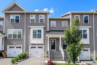 6 Soderman Way 6, Cheshire, CT 06410